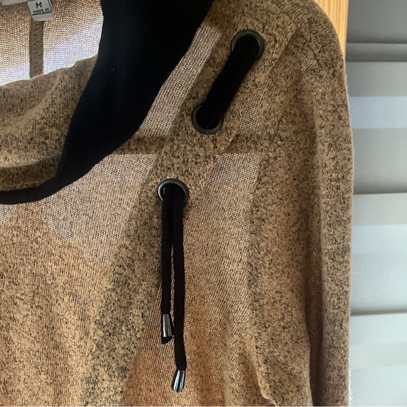 Never Forty Two Women’s Size Medium Long Sleeve Shirt Light Weight Brown New - Picture 3 of 9